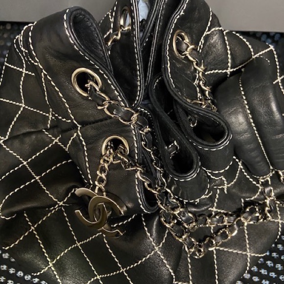 🖤 HP🎉Chanel Bucket Lambskin Bag - Picture 2 of 16